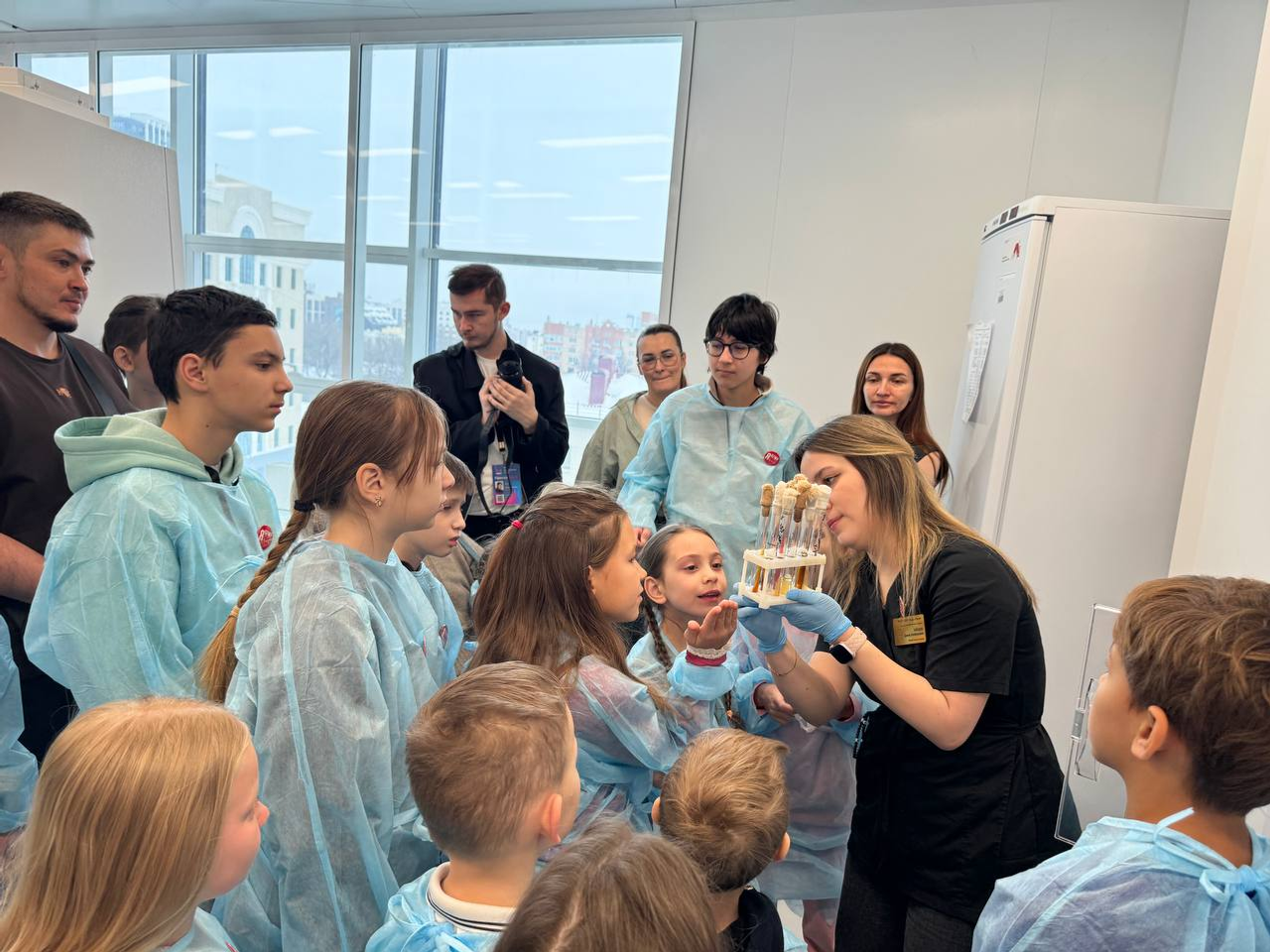 Уфимским школьникам показали лаборатории Межвузовского студенческого кампуса