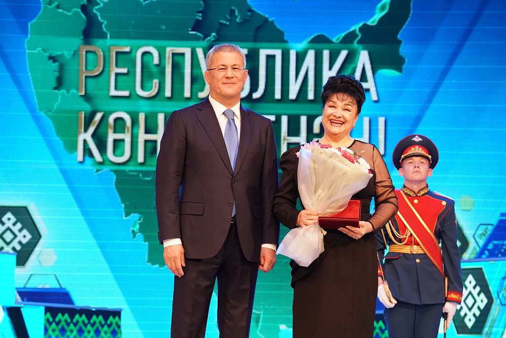 Радий Хабиров поздравил жителей Башкортостана с Днём Республики