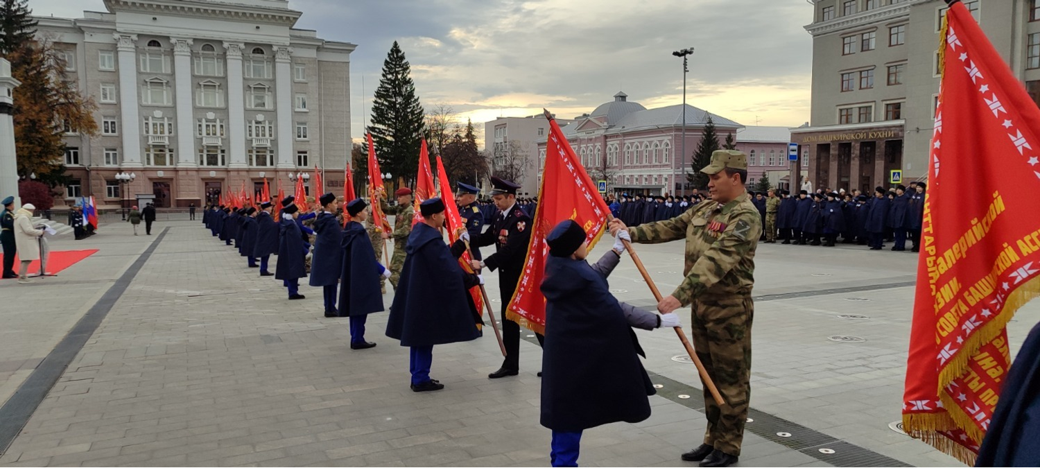 На Советской площади Уфы посвятили в «шаймуратовцы» 600 ребят