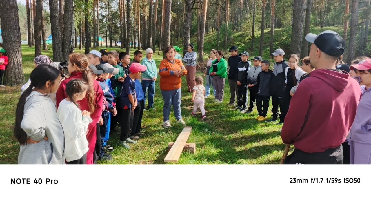 Мәктәп ата-әсәләр менән бергә...уйнай