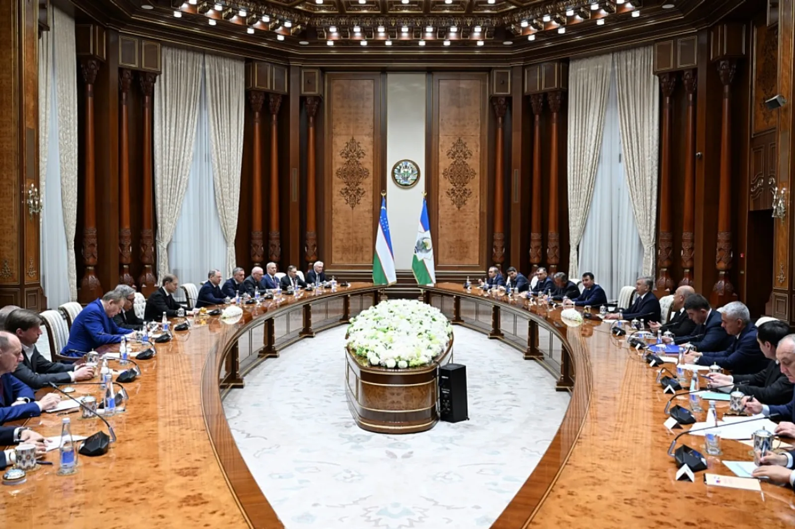 Yзбәкстан Президенты Шавкат Мирзиёев менән осрашыу