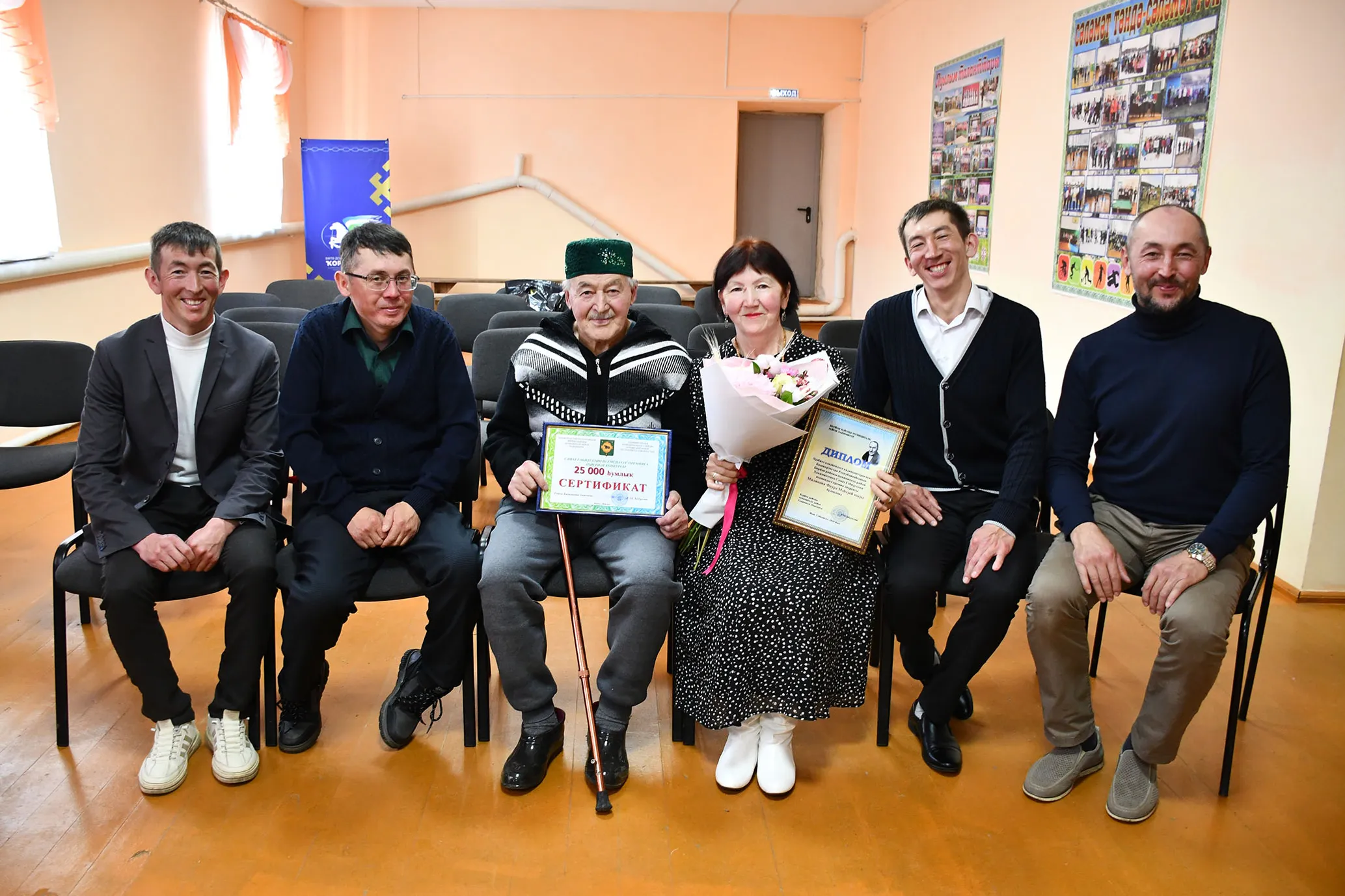 Күңелендә шиғыр, моң ғына...