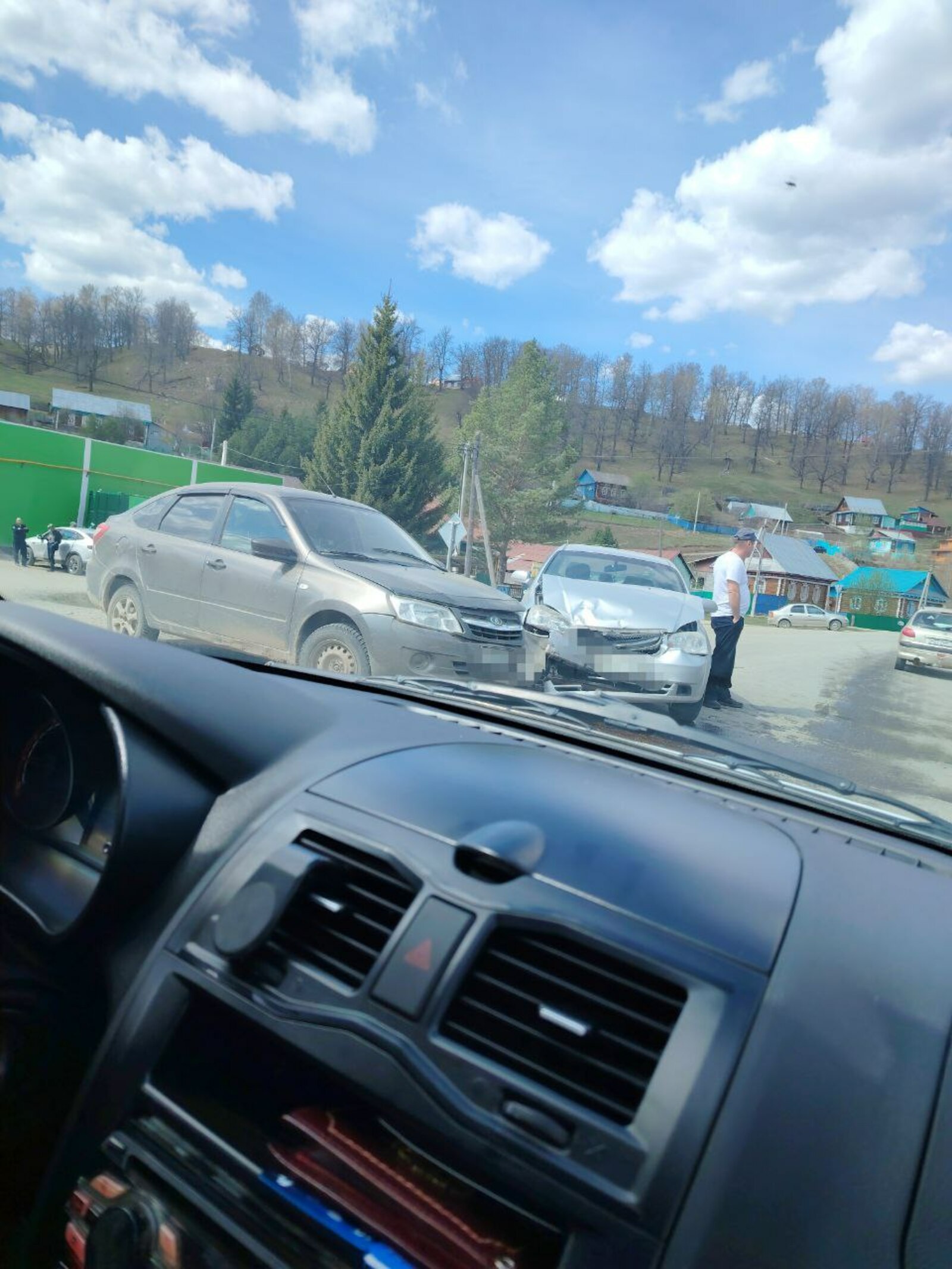 Юлда иғтибарлы булығыҙ!