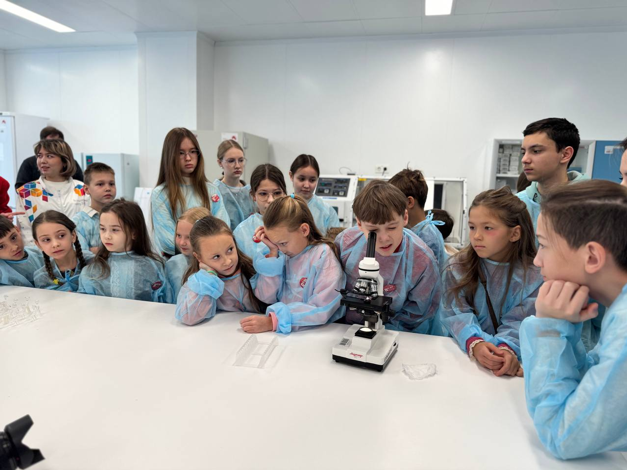 Уфимским школьникам показали лаборатории Межвузовского студенческого кампуса