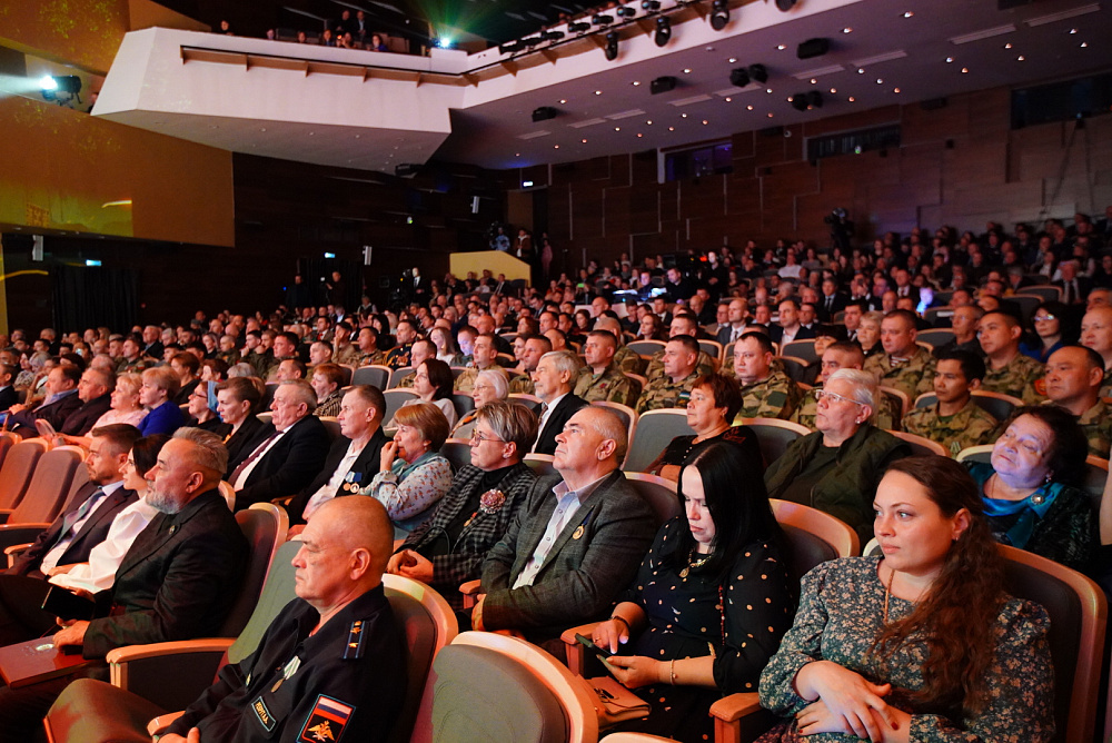 Радий Хабиров поздравил жителей Башкортостана с Днём Республики