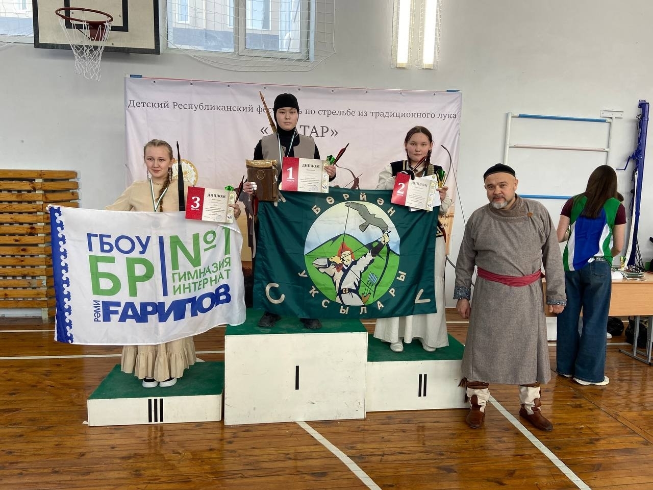 Беҙҙең йәш уғатарҙарға – афарин!