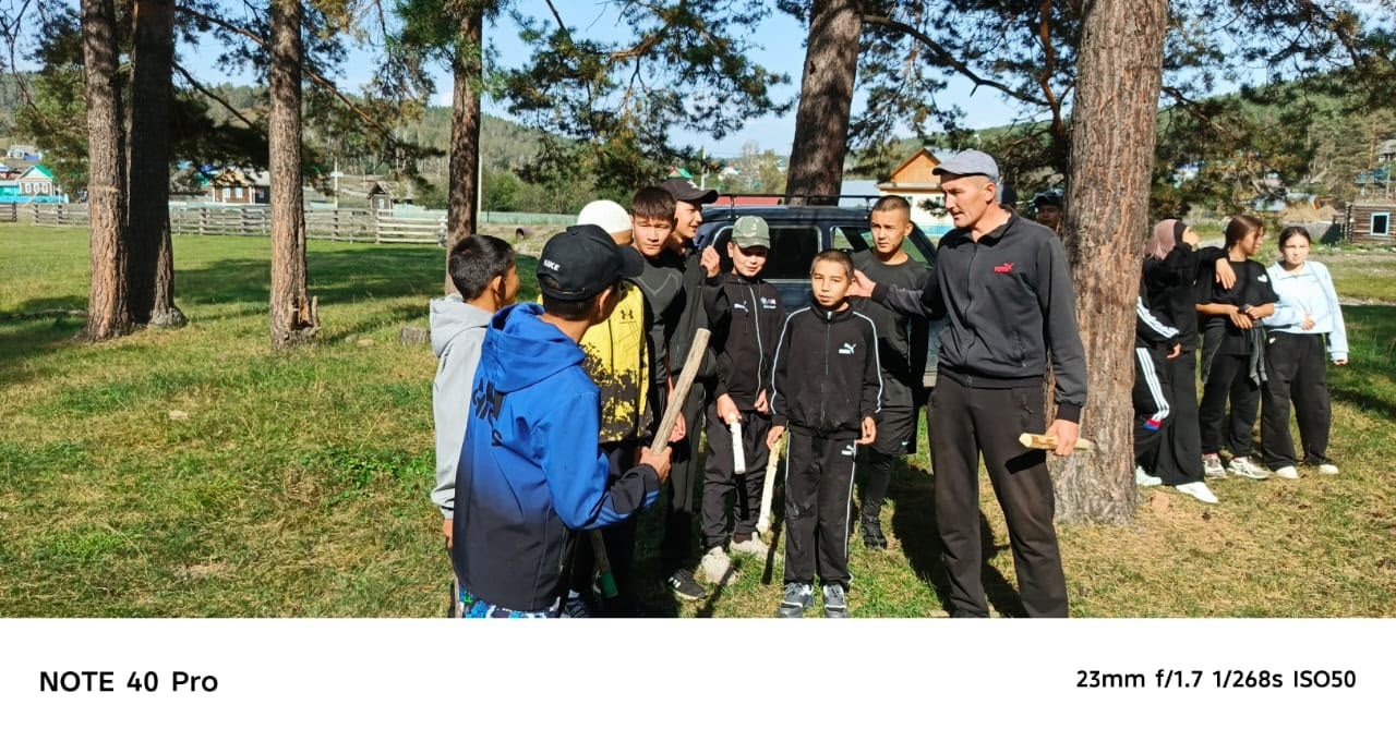 Мәктәп ата-әсәләр менән бергә...уйнай