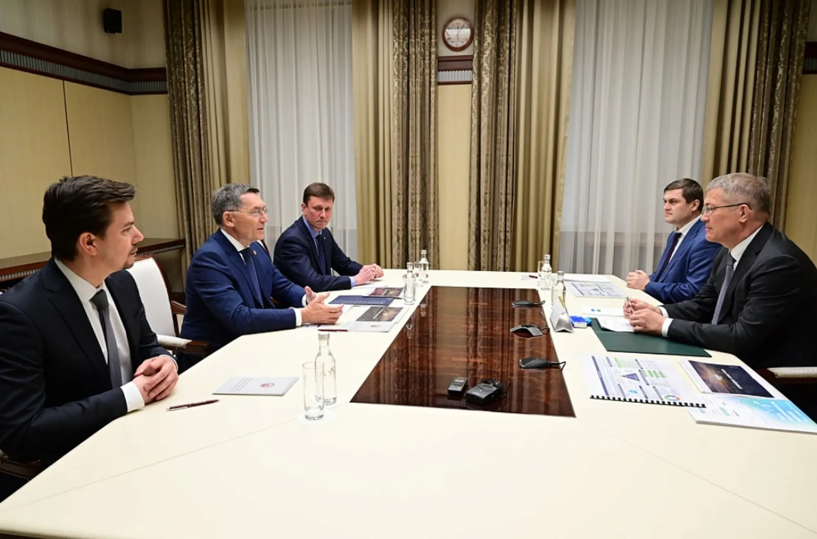 «КОМОС ГРУПП» холдингы идарасыһы Андрей Шутов менән осрашыу