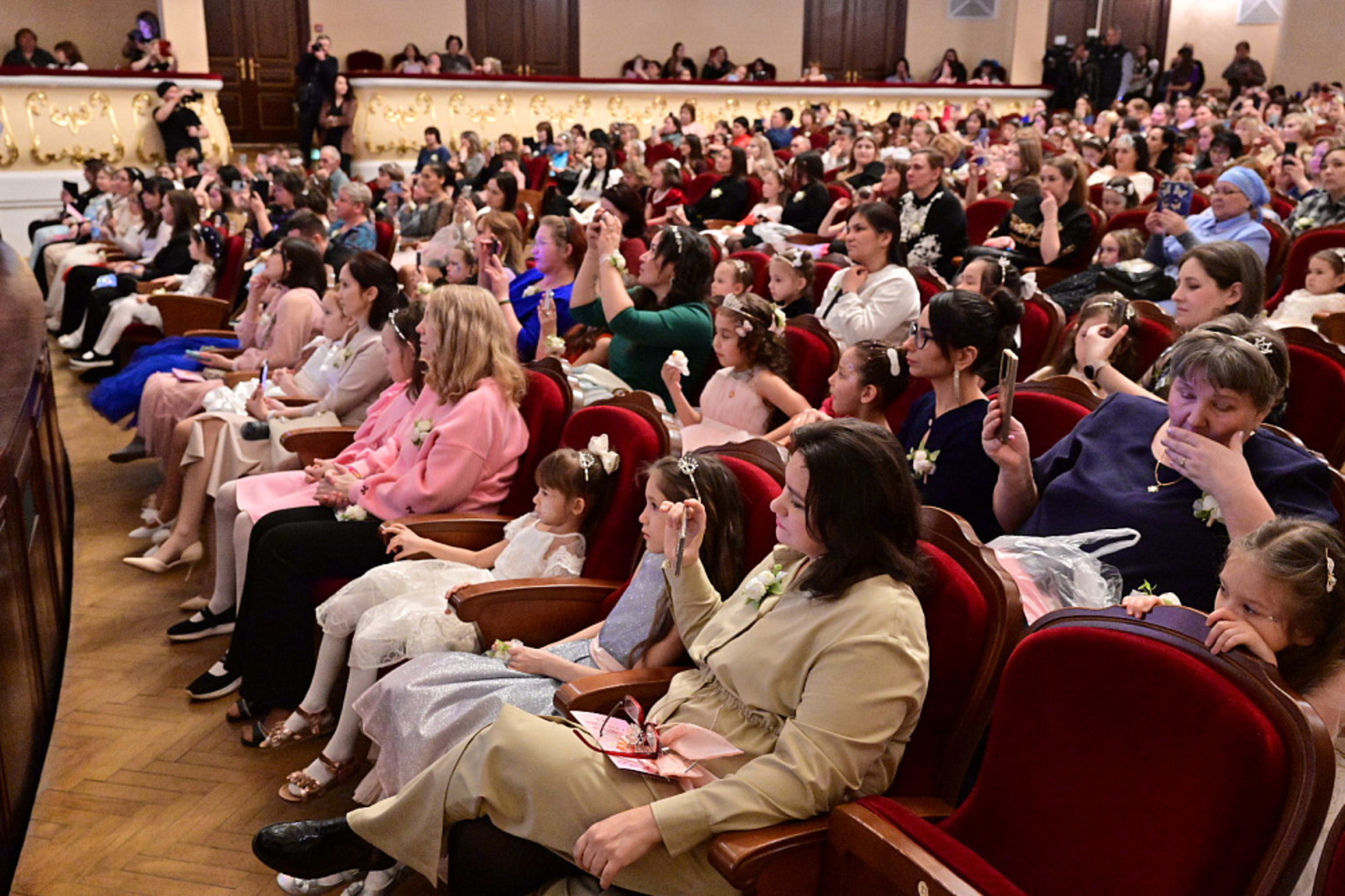 «Бал маленьких принцесс» в Уфе собрал детей со всей республики