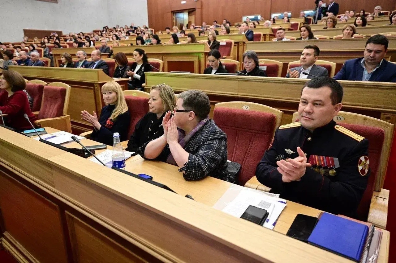 Р. Хәбиров рәхмәт белдергән матбуғат хеҙмәткәрҙәре араһында “Таң” гәзите вәкилен