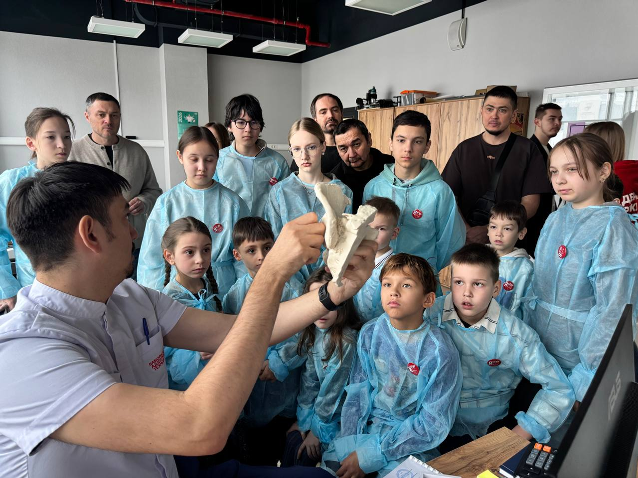 Уфимским школьникам показали лаборатории Межвузовского студенческого кампуса